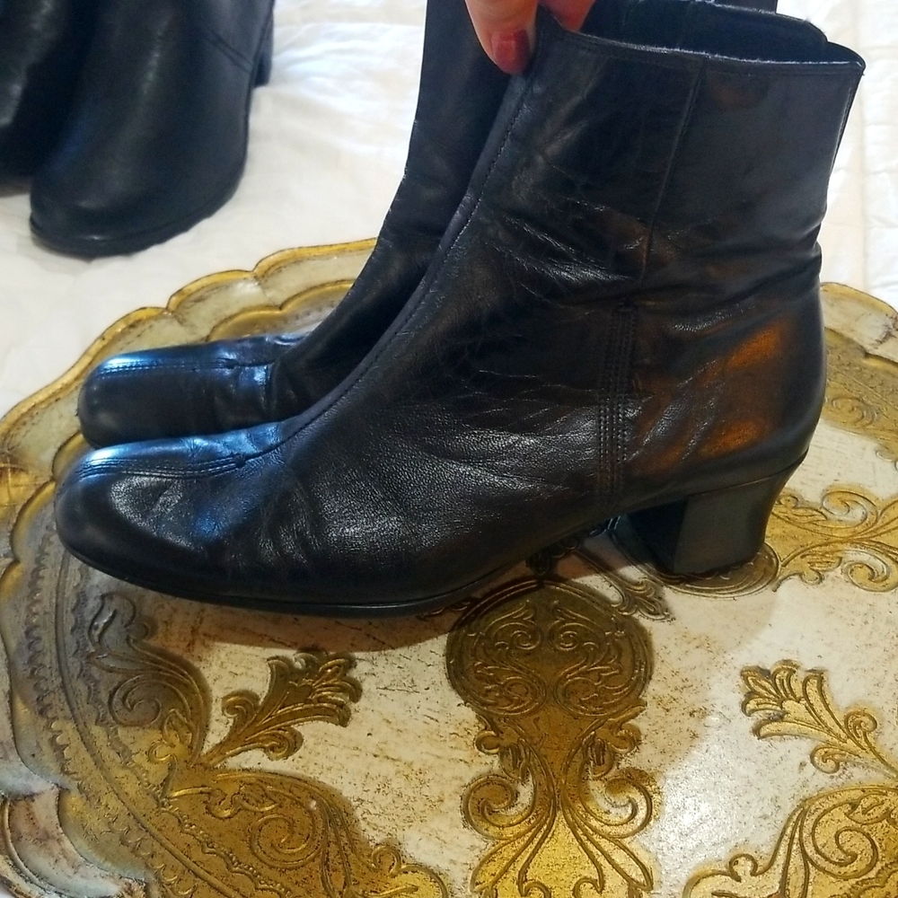 Munro square toed leather bootie